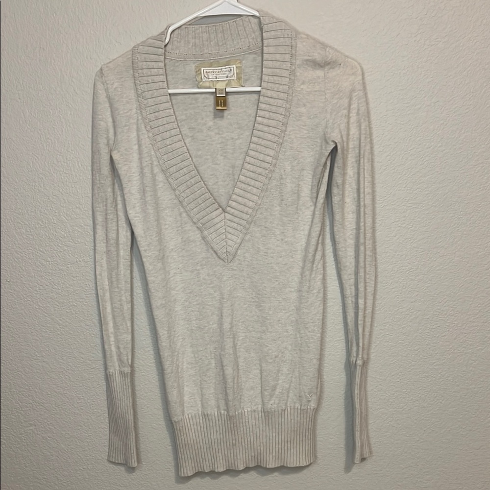 American Eagle Cream V-Neck Sweater